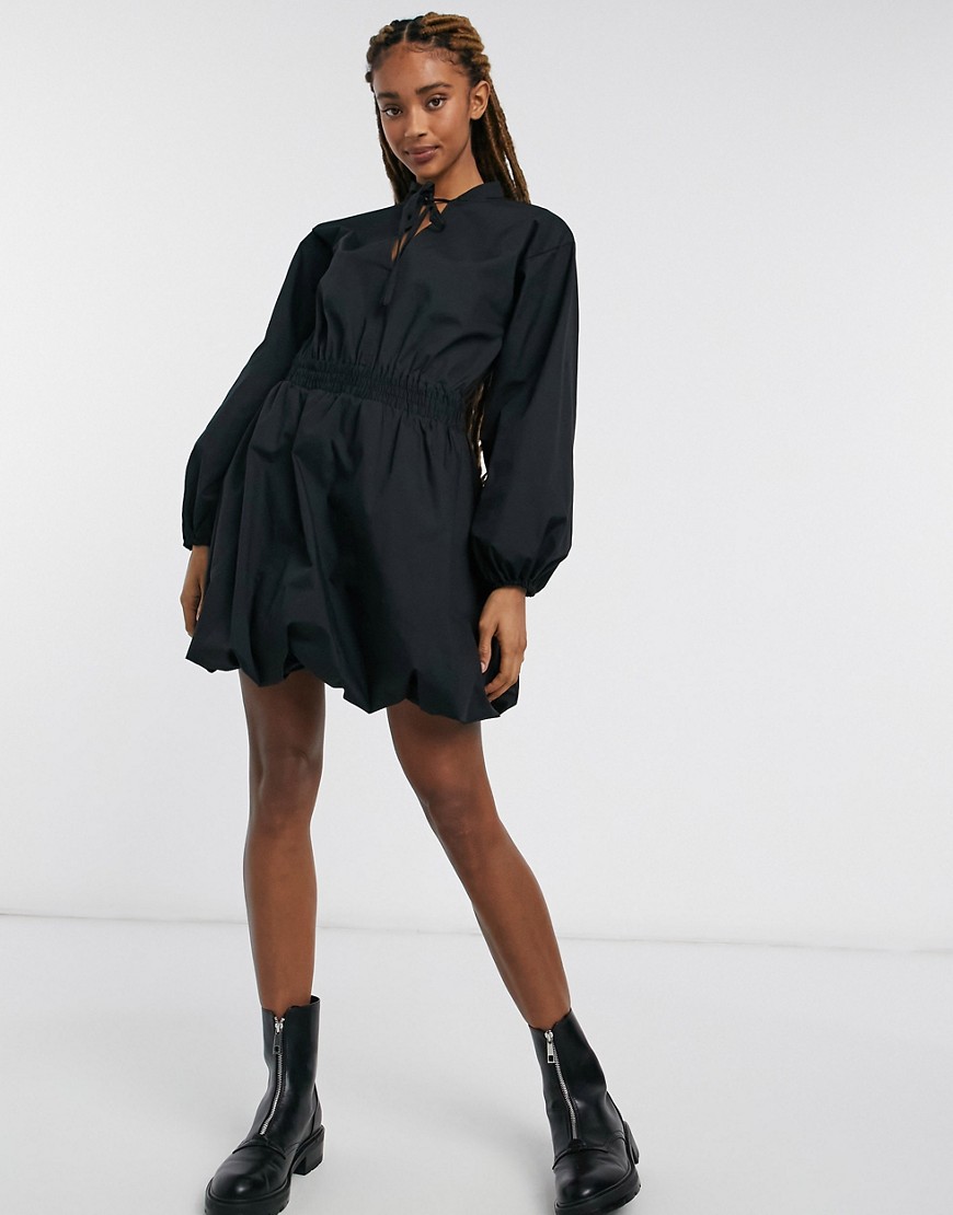 ASOS DESIGN - Mini-jurk van katoenpopeline met gerimpelde taille en pofzoom in zwart