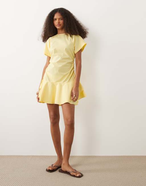 ASOS DESIGN - Mini-jurk van popeline met korte mouwen en gerimpelde gestrikte taille in botergeel, 2 van 4