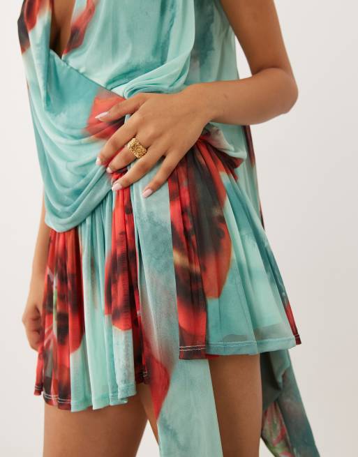 ASOS DESIGN Mini-Kleid aus Mesh mit Blumenprint, Wasserfallausschnitt, Drapierung, Schärpe und Schaldetail in Blau, 2 von 4
