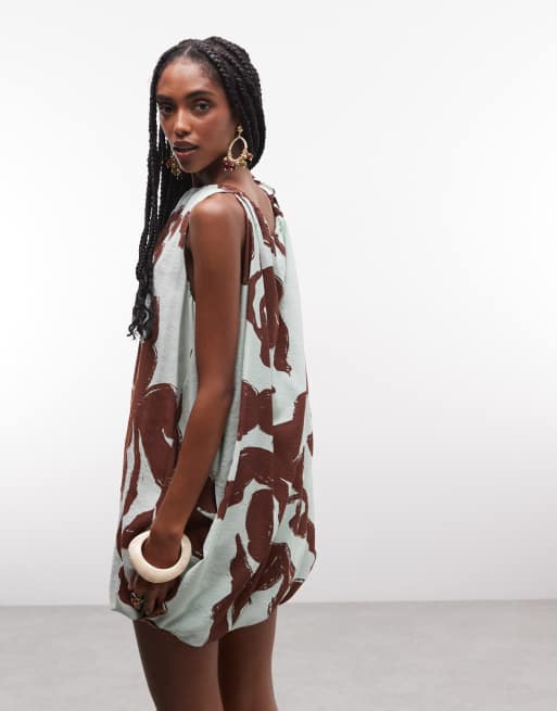 ASOS DESIGN Mini-Kleid aus technischem Stoff mit gerafftem Ausschnitt und Ballonrock mit Print, 4 von 8