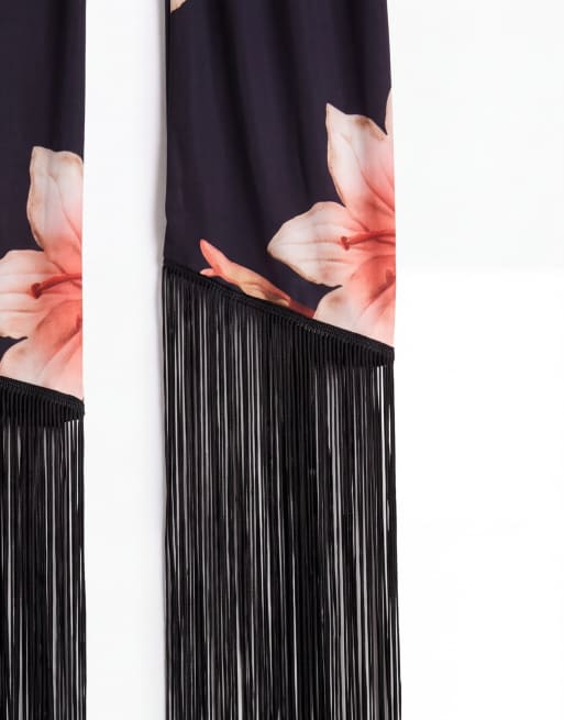 ASOS DESIGN Mini-Kleid mit Blumenprint, hohem Kragen, Wasserfallausschnitt und Fransenschärpe in Schwarz, 7 von 7
