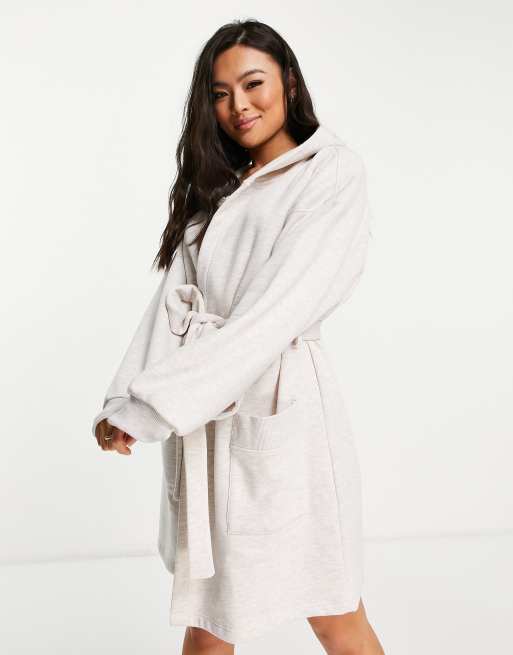 ASOS DESIGN – Mini-Morgenmantel aus Jersey-Sweatstoff in Hellbeige
