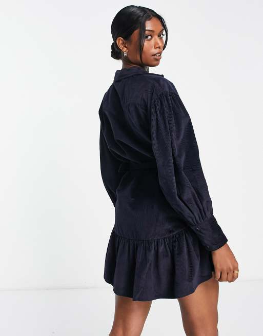 ASOS DESIGN - Mini-overhemdjurk van corduroy met gesp in marineblauw, 2 van 4