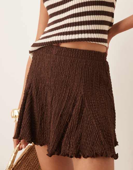 ASOS DESIGN - Mini rok met textuur en godet-plooien in donkerbruin, 2 van 5
