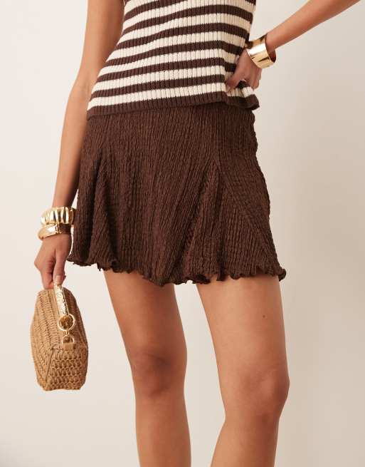 ASOS DESIGN - Mini rok met textuur en godet-plooien in donkerbruin, 5 van 5