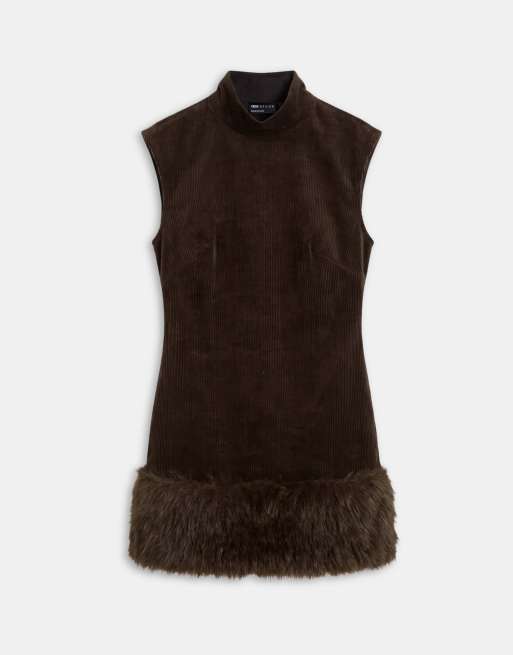 ASOS DESIGN Mini Shift-Kleid mit Saum in Cordoptik in Schokobraun, 4 von 7