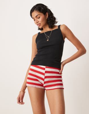 ASOS DESIGN - Mini-short au crochet à rayures - Rouge et blanc-Multicolore