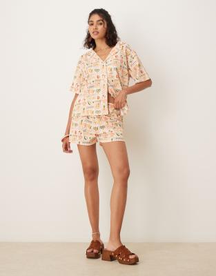 ASOS DESIGN - Mini-short d'ensemble à imprimé palmiers estival-Blanc