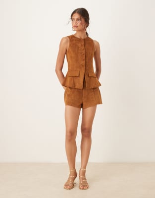 ASOS DESIGN - Mini-short d'ensemble en imitation daim à surpiqûres - Marron