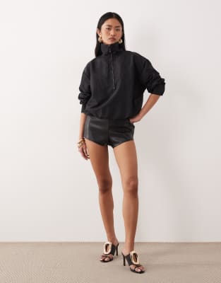 ASOS DESIGN - Mini-short en PU - Noir