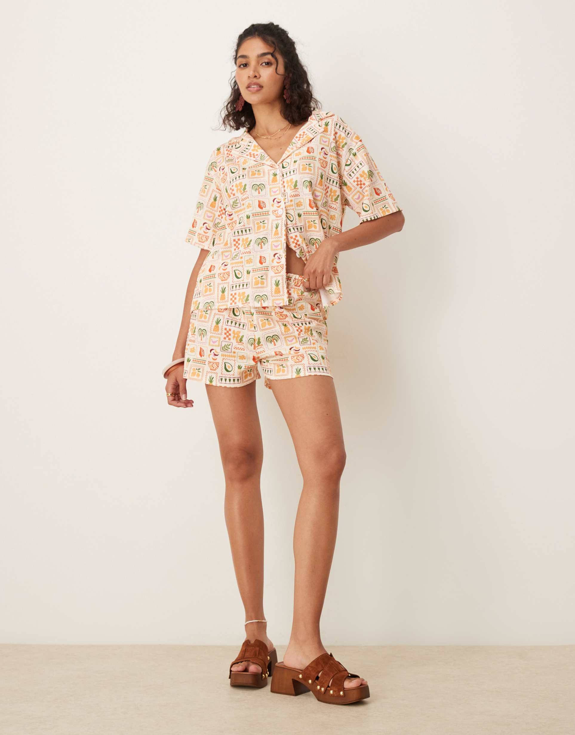 asos design mini shorts in palm tree vacation print - part of a set