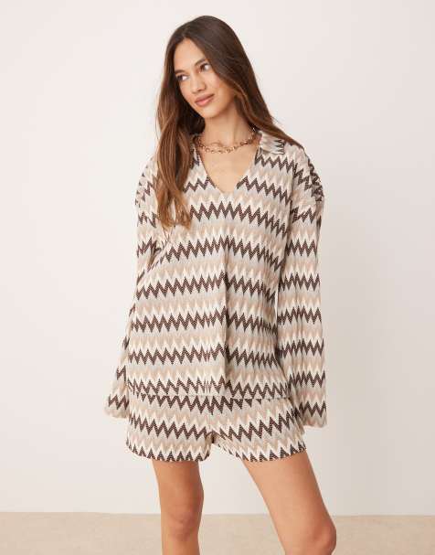 ASOS DESIGN – Mini-Shorts mit braunem Winkelstreifenmuster, Kombiteil - view 1