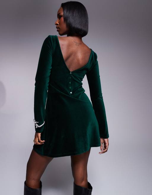 ASOS DESIGN – Mini-Skater-Kleid aus Samt-Cord in Tannengrün mit V-Rückenausschnitt, 3 von 4