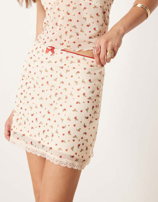 ASOS DESIGN mini skirt with lace trim in ditsy floral print, 4 of 5