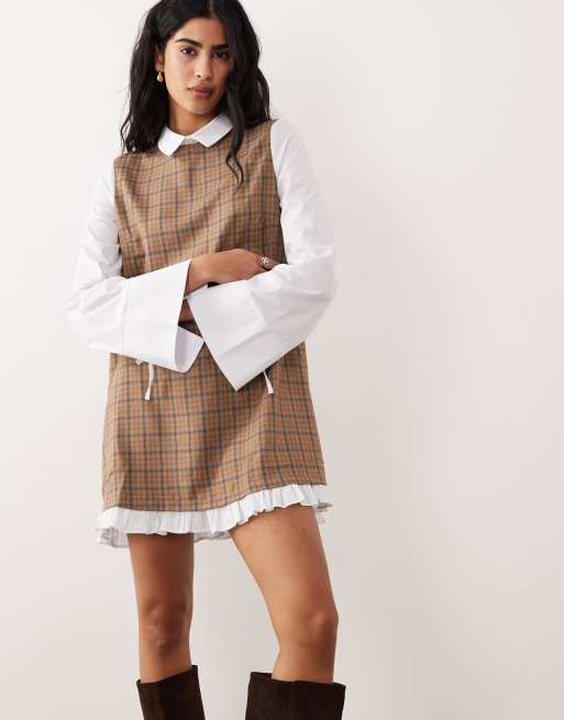 ASOS DESIGN - Mini-skjortekjole med ternet print og kontrastfarvet flæsekant, 2 af 4