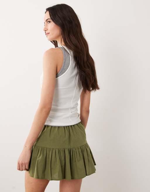 ASOS DESIGN Mini-Skort mit tiefer Taille in Khaki in Leinenoptik, 4 von 5