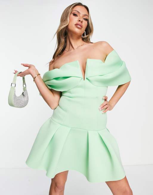 ASOS DESIGN - Mini smockjurk met gedrapeerde bardot-halslijn en strook in asgroen