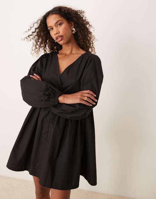 ASOS DESIGN - Mini smockjurk van katoen met V-hals in zwart