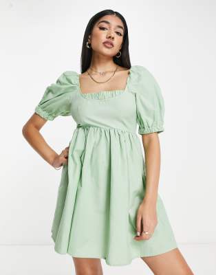 ASOS DESIGN - Mini-Smockkleid mit geraffter Rückenpartie in hellem Khaki-Grün