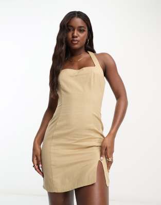 ASOS DESIGN - Mini-Sommerkleid aus Leinen in Kamelbeige mit Neckholder-Träger-Grün