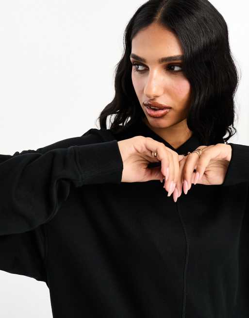 ASOS DESIGN - Mini sweatshirt-jurk met lange mouwen en v-hals in zwart, 3 van 4