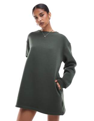 ASOS DESIGN - Mini-Sweatshirt-Kleid in Khaki mit Oversize-Schnitt-Grün