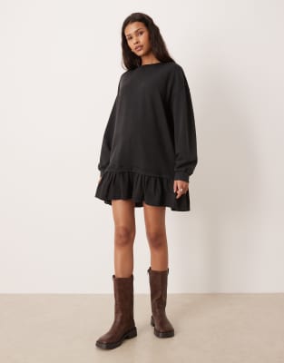 ASOS DESIGN - Mini-Sweatshirtkleid in Anthrazit mit gewebtem Saum-Grau