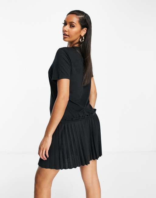 Dress with pleated hem sale