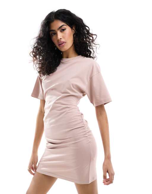ASOS DESIGN - Mini T-shirtjurk met ronde hals en gerimpelde zijkanten in taupe