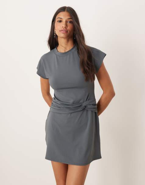 ASOS DESIGN - Mini T-shirtjurk met verlaagde taille en gedraaid detail - view 1