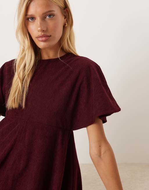 ASOS DESIGN - Mini T-shirtjurk van corduroy met gestikte versiering in pruimrood, 3 van 4