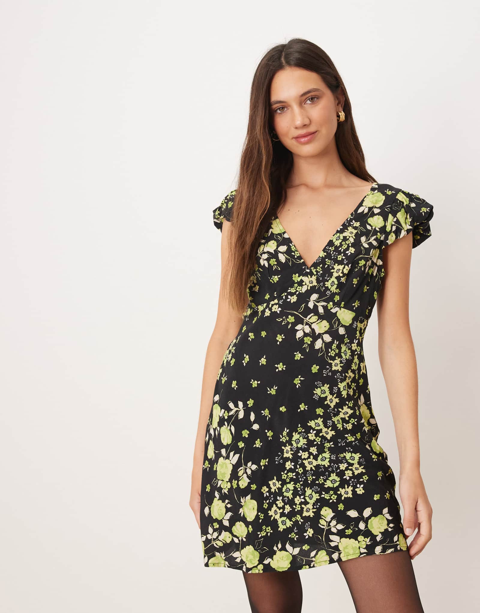 Дизайнерское мини-платье для чаепития ASOS с пышными рукавами в мелкий цветочек