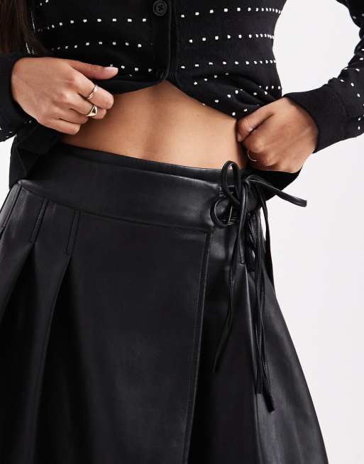ASOS DESIGN - Mini tennisrokje met leerlook en strik in zwart, 5 van 5