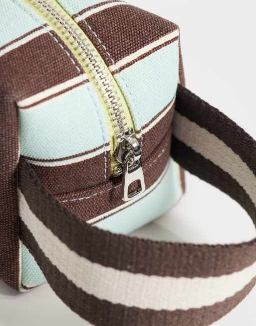 ASOS DESIGN - Mini toilettas met strepen in blauw en bruin, 3 van 4