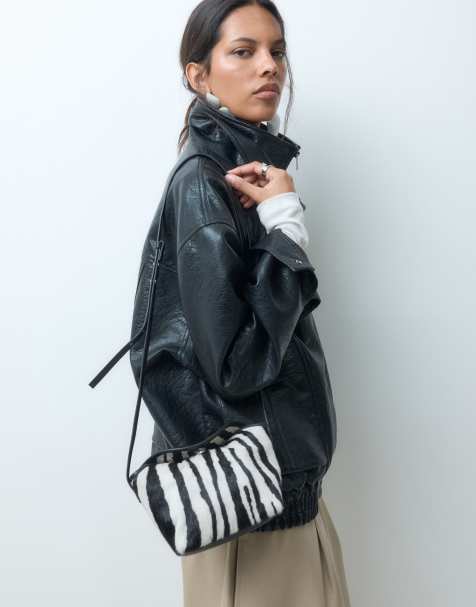 ASOS DESIGN mini torebka crossbody z klapą, skóra z włosiem, we wzór zebry - view 1