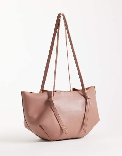 ASOS DESIGN Mini-Tote mit Rundhalsausschnitt und gerafftem Detail mit Innentasche in Altrosa, 4 von 4