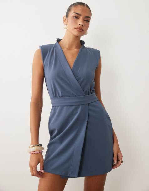 ASOS DESIGN – Mini-Wickelkleid aus neoprenartigem Stoff in Mittelblau mit Gürtel und Schulterpolstern - view 1