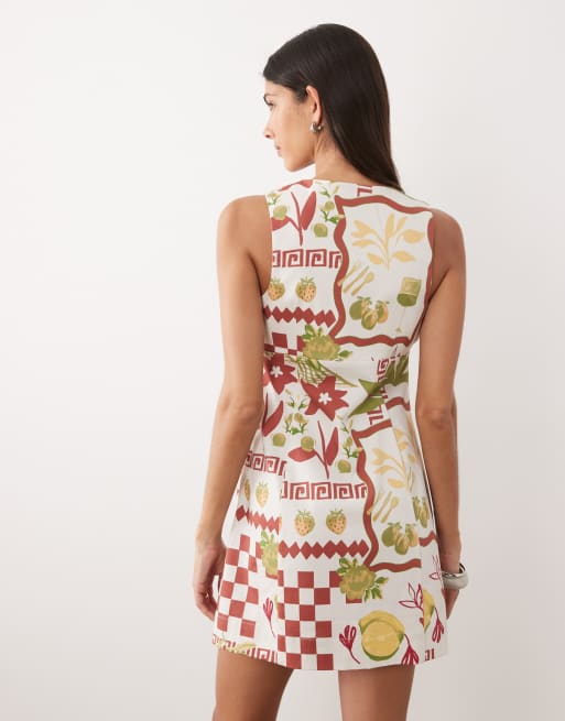 ASOS DESIGN mini zomerjurk met vierkante hals en structuur in gemengde aardbeienprint, 4 van 4