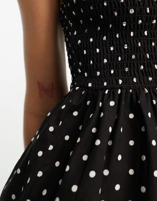 ASOS DESIGN - Mini zonnejurk met gesmokt lijfje, vierkante hals en stippenprint in zwart-wit, 3 van 4