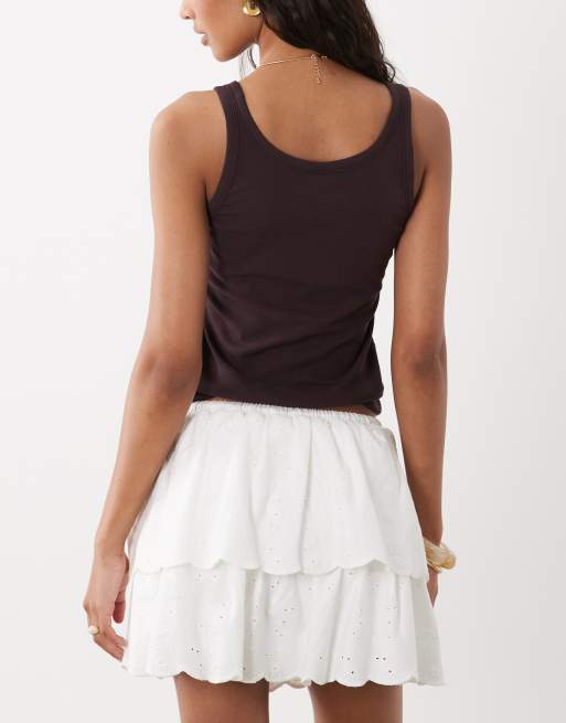 ASOS DESIGN - Minifalda blanca bordada con detalle de flecos de punto liso, 5 de 5