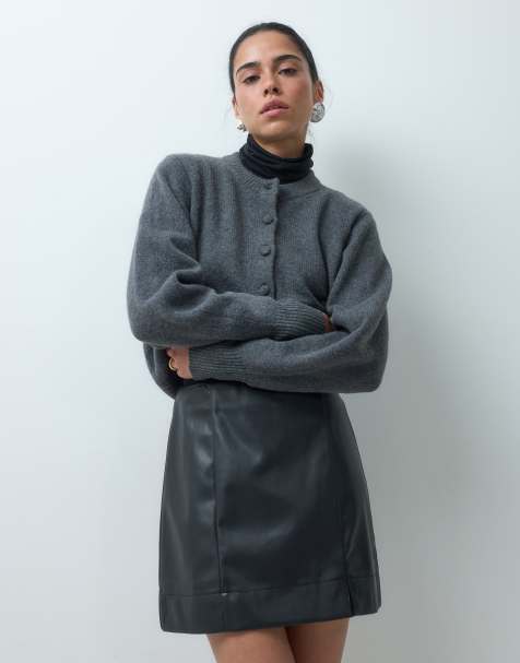 ASOS DESIGN minifalda de piel sintética de traje con abertura en negro - view 1
