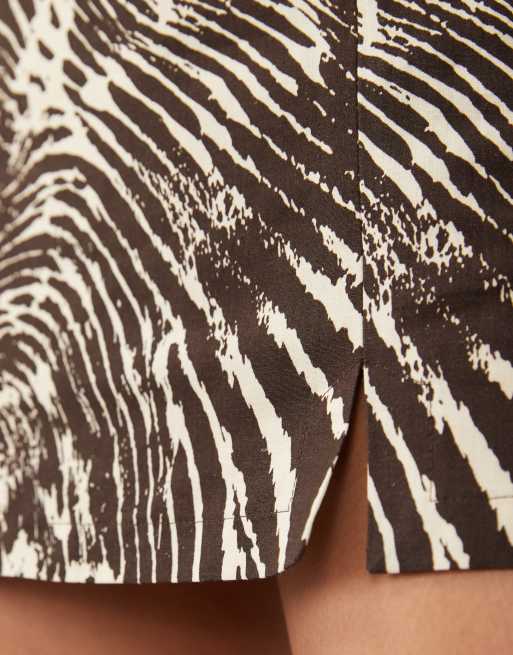 ASOS DESIGN minifalda pantalón con estampado de cebra, 5 de 5
