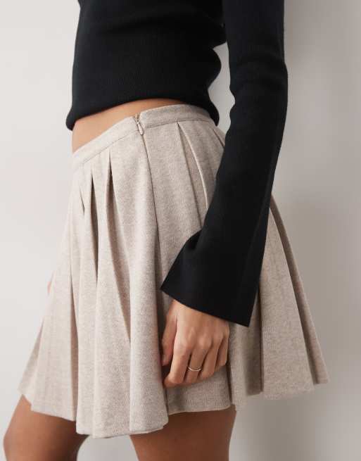 ASOS DESIGN minifalda plisada de espiga cepillada en crema, 5 de 5