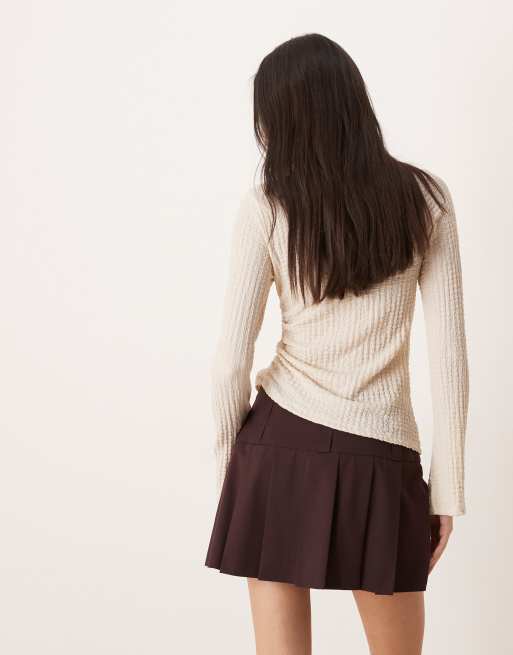 ASOS DESIGN - Minigonna a pieghe color prugna con vita scesa, 4 di 5