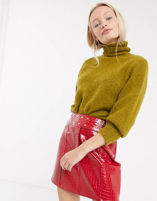 ASOS DESIGN - Minigonna in pelle sintetica coccodrillo con cintura borchiata