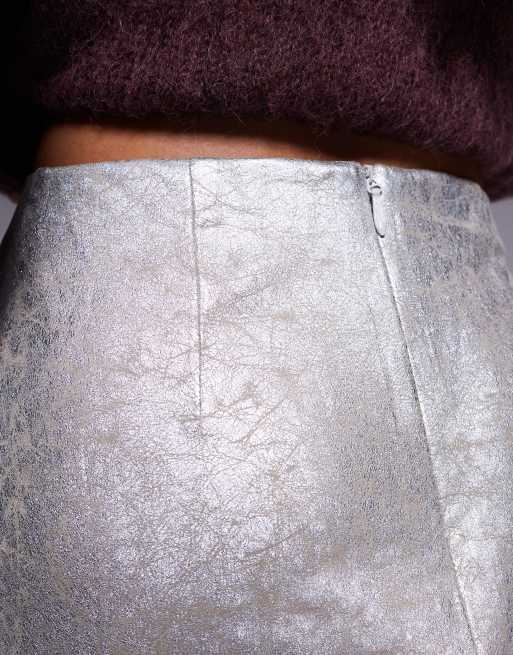 ASOS DESIGN - Minigonna in pelle sintetica metallizzata argentata, 4 di 5