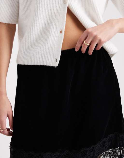 ASOS DESIGN - Minigonna in velluto nera con finiture in pizzo, 4 di 5