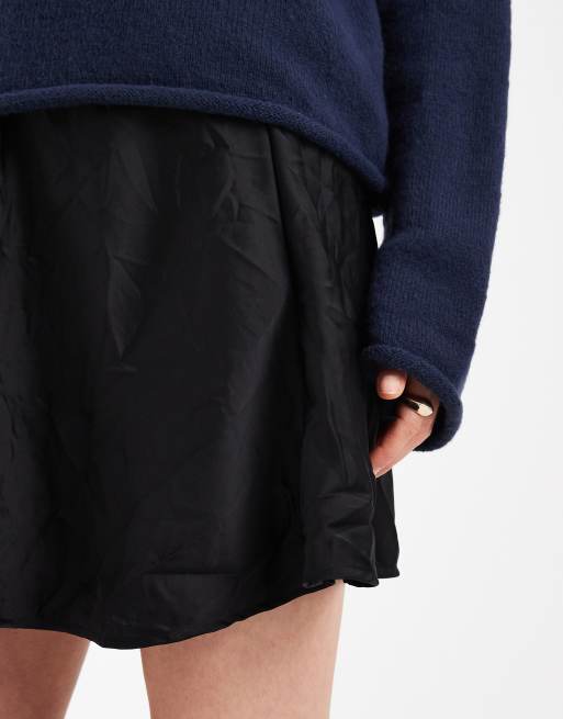 ASOS DESIGN - Minigonna nera in raso stropicciato, 5 di 5