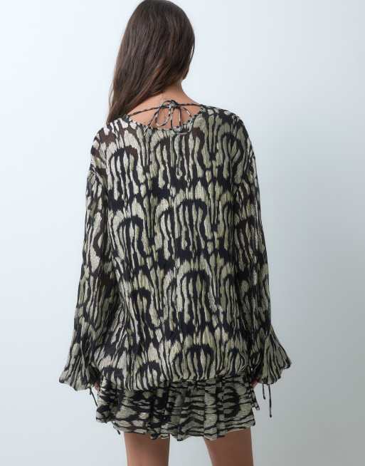 ASOS DESIGN minijurk met structuur, metallic, blouson en volumemouw in dierenprint, 4 van 5