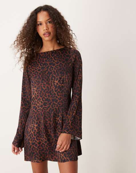 ASOS DESIGN - Minikjole i satin med leopardprint og engleærmer - view 1
